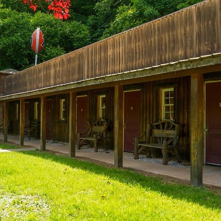 Seneca Pines Lodge Seneca Rocks Esterno foto