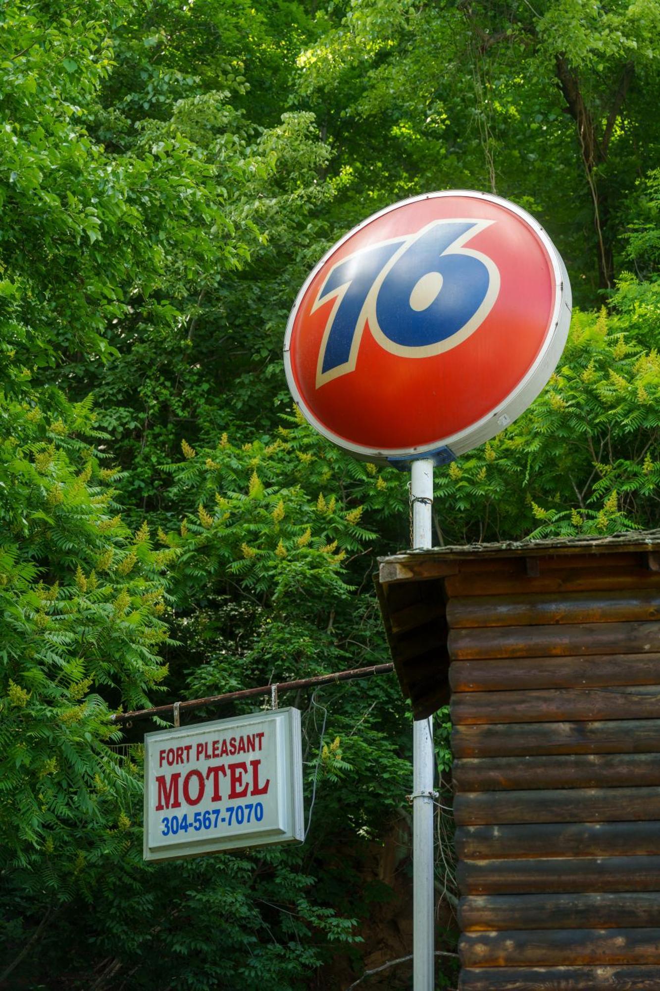 Seneca Pines Lodge Seneca Rocks Esterno foto