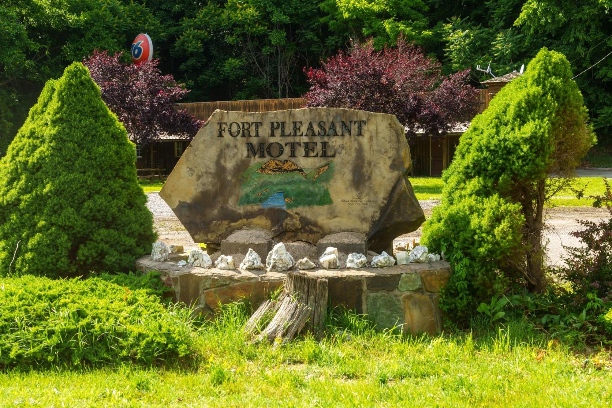 Seneca Pines Lodge Seneca Rocks Esterno foto